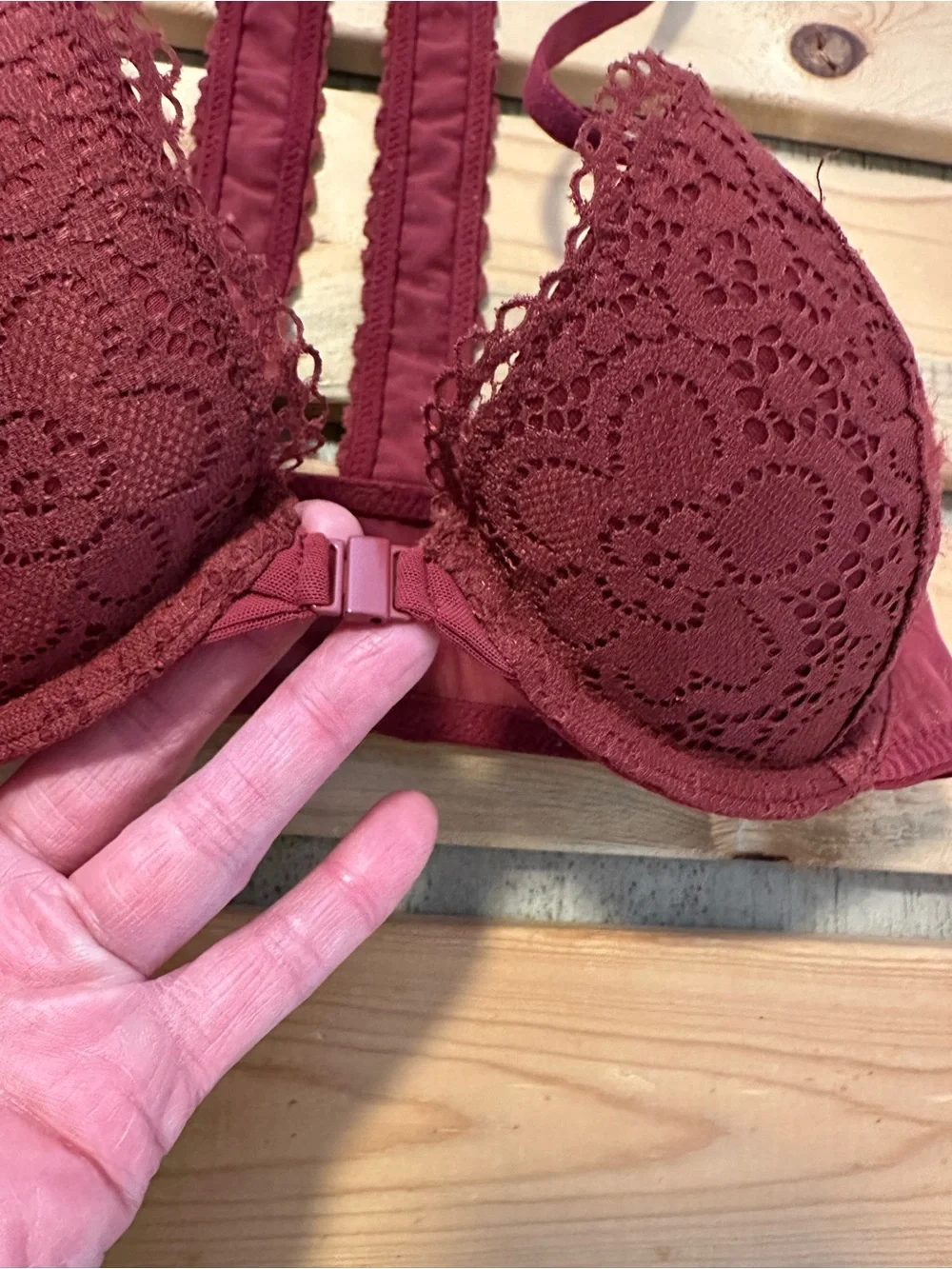 Aerie Lace Front closure bra Maroon 32C
